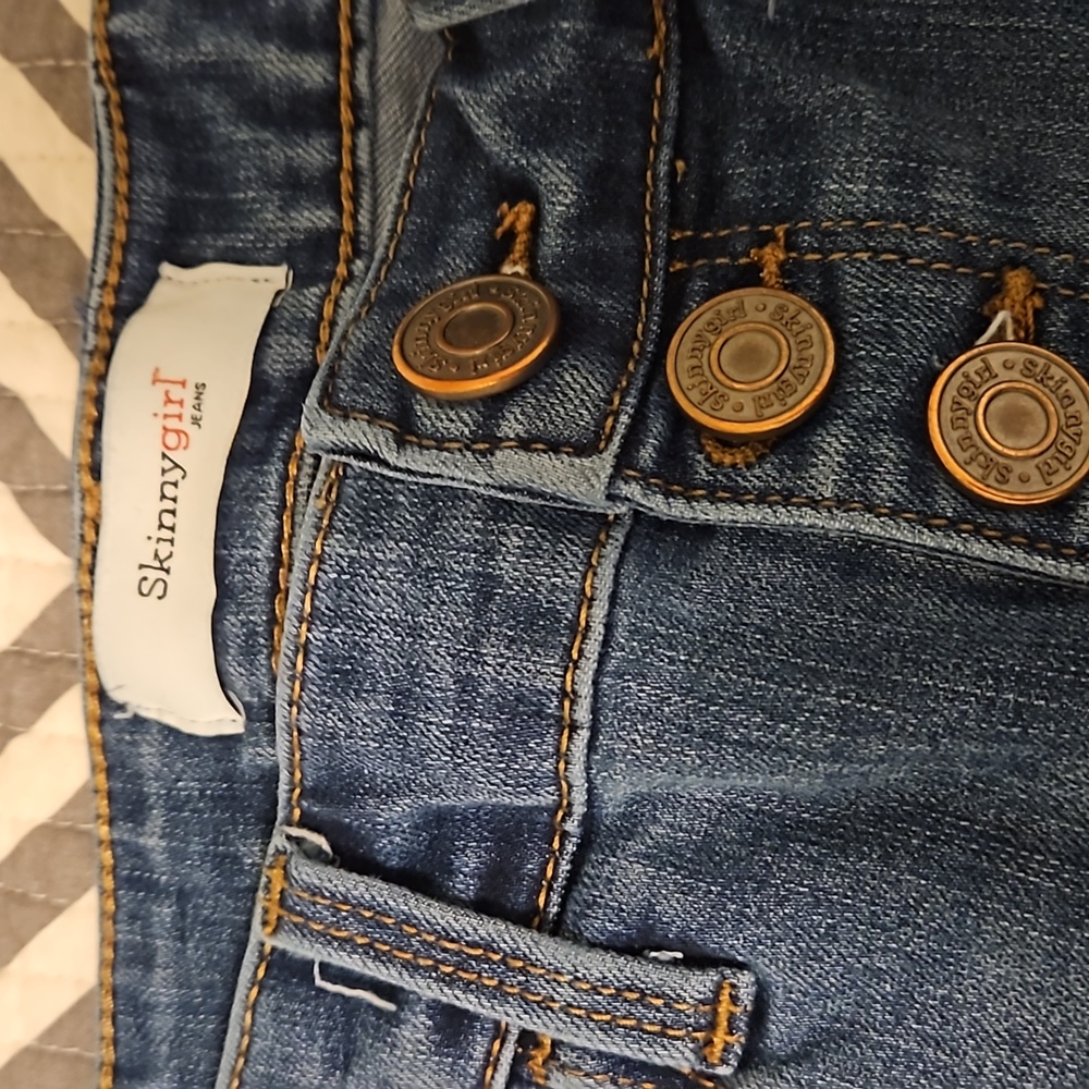 High Rise Button Front Jeans 👖 😍 - Picture 2 of 9